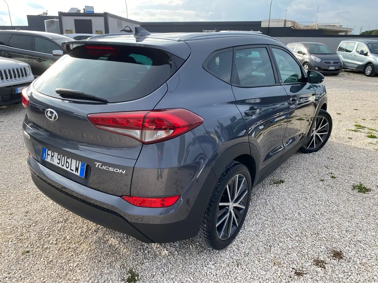 Hyundai TUCSON Tucson 1.7 crdi Xpossible 2wd 141cv dct Grigio - 2