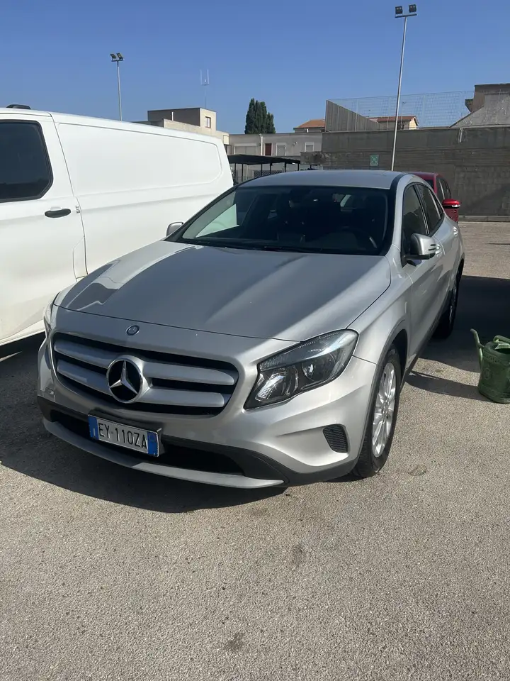 Mercedes-Benz GLA 180