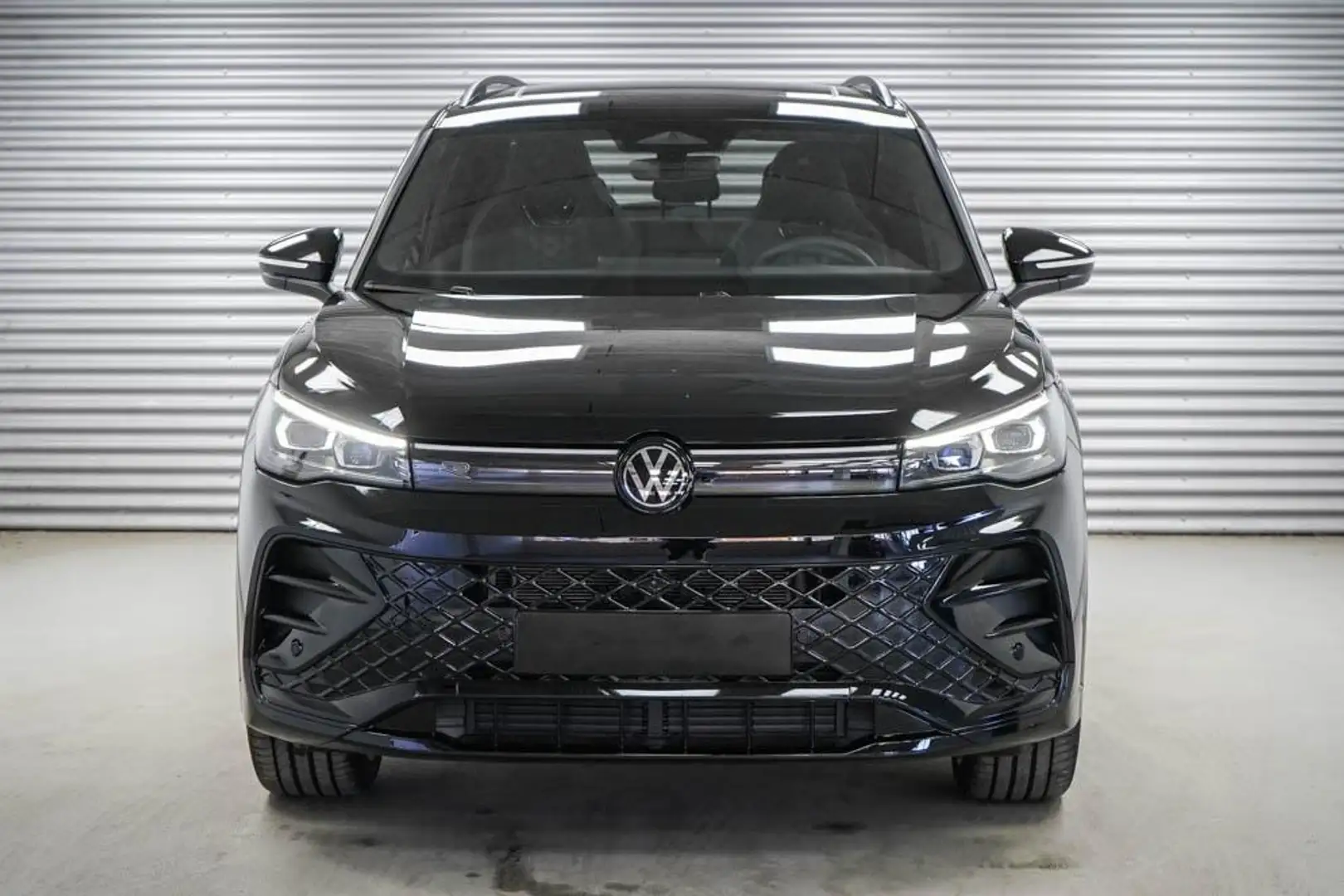 Volkswagen Tiguan 2,0 TDI DSG 4Motion R-Line - LAGER 142 kW (193 ... Schwarz - 2
