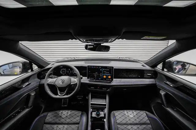 Volkswagen Tiguan 2,0 TDI DSG 4Motion R-Line - LAGER 142 kW (193 ... Ansicht 6