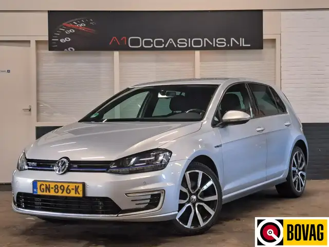Volkswagen Golf GTE 1.4 TSI + NAVI