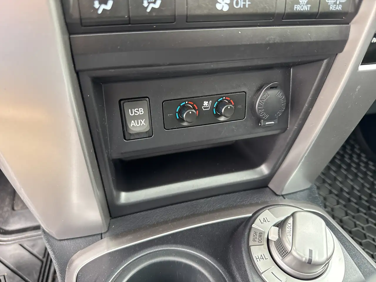 Toyota 4-Runner снимка Toyota 4-Runner