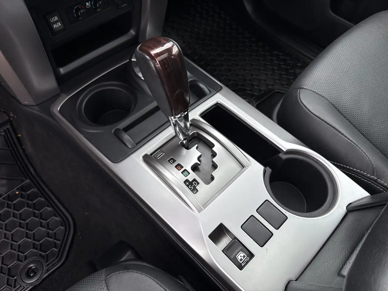 Toyota 4-Runner снимка Toyota 4-Runner
