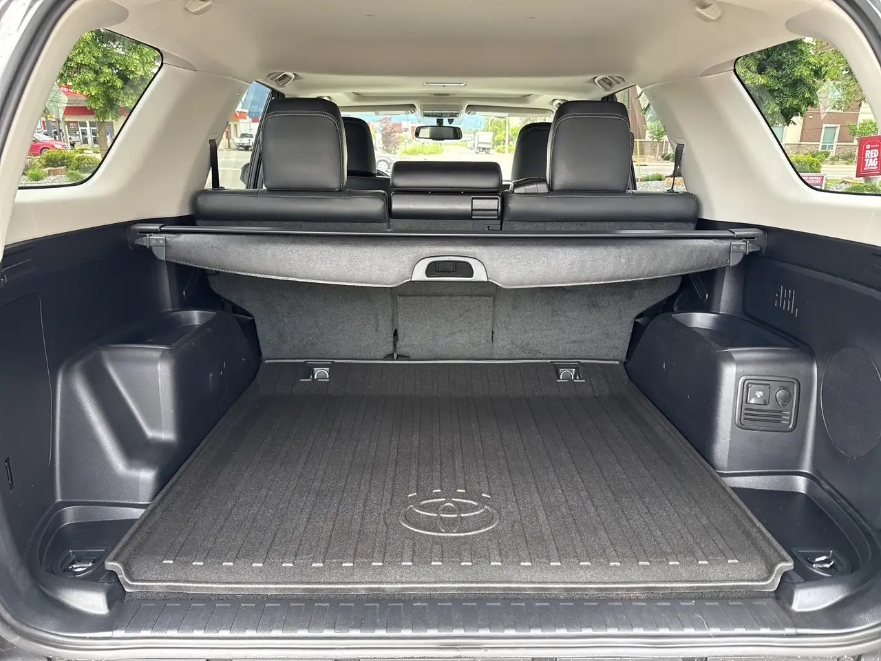 Toyota 4-Runner снимка Toyota 4-Runner