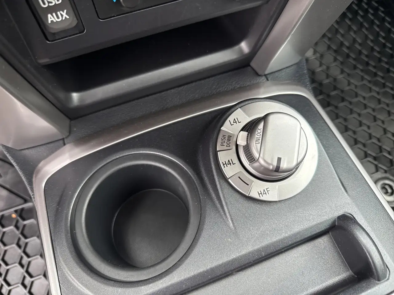 Toyota 4-Runner снимка Toyota 4-Runner
