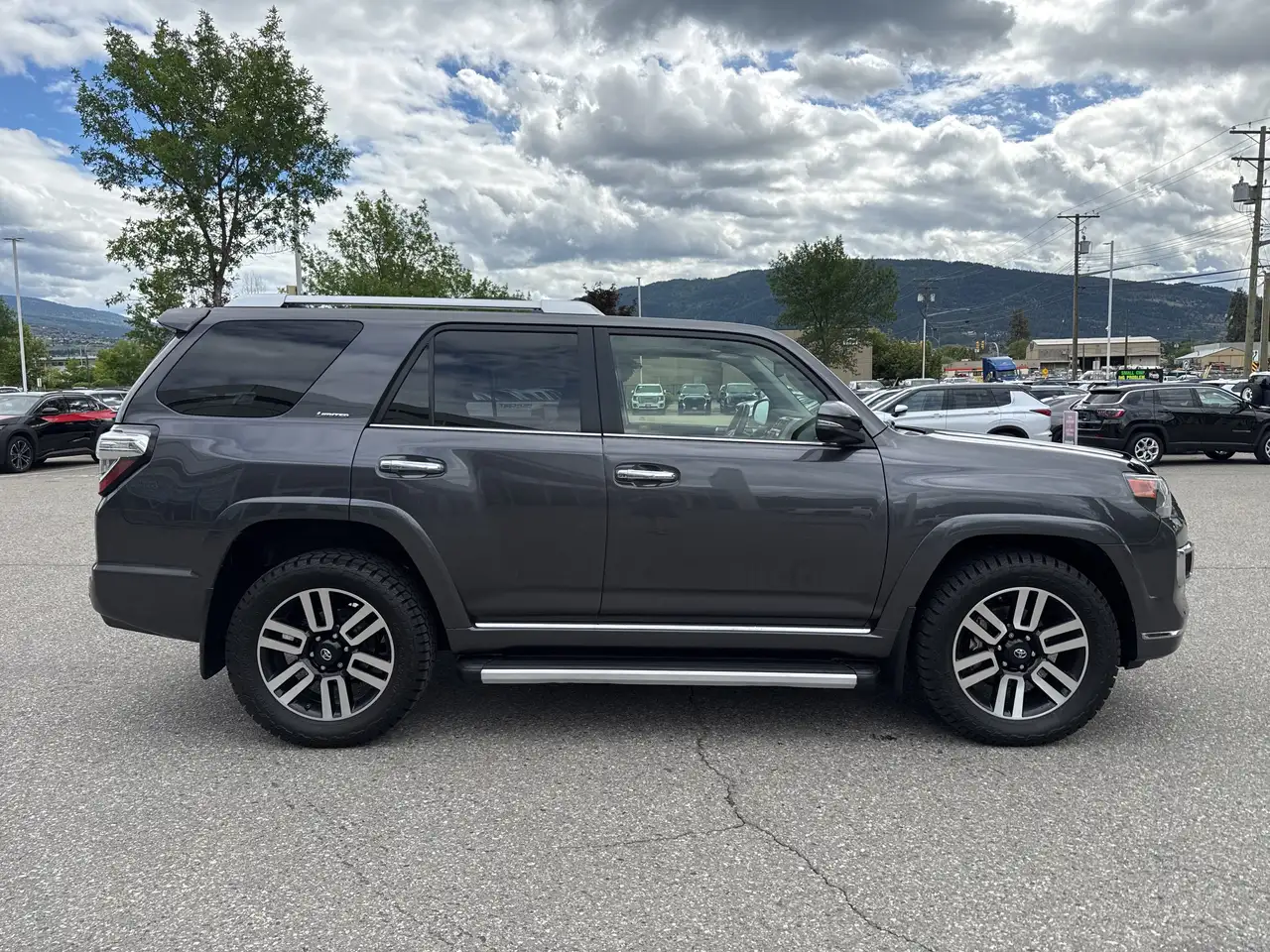 Toyota 4-Runner снимка Toyota 4-Runner