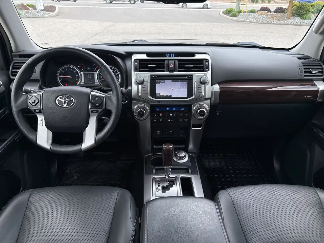 Toyota 4-Runner снимка Toyota 4-Runner