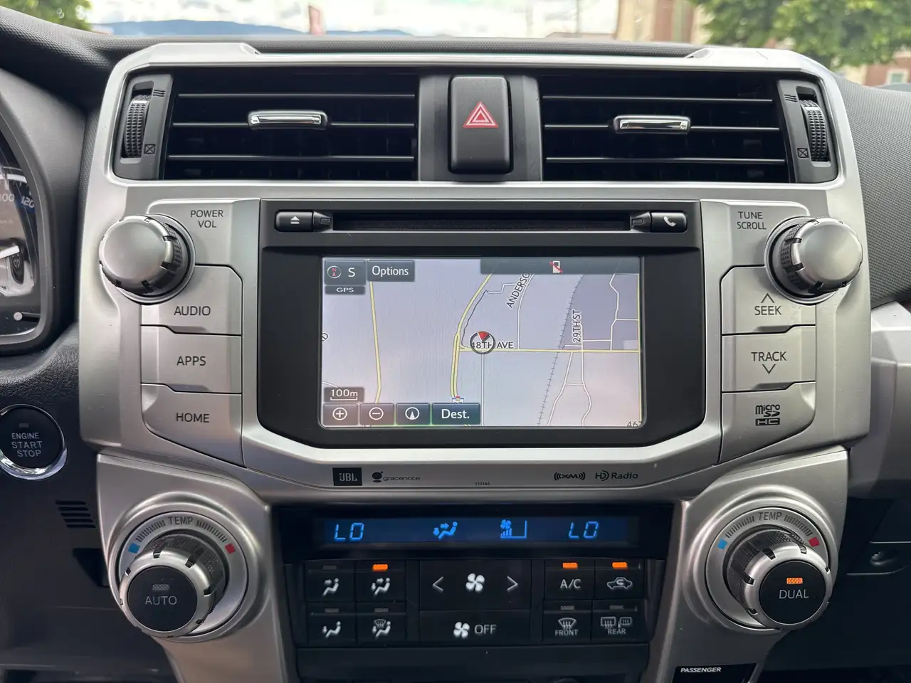 Toyota 4-Runner снимка Toyota 4-Runner