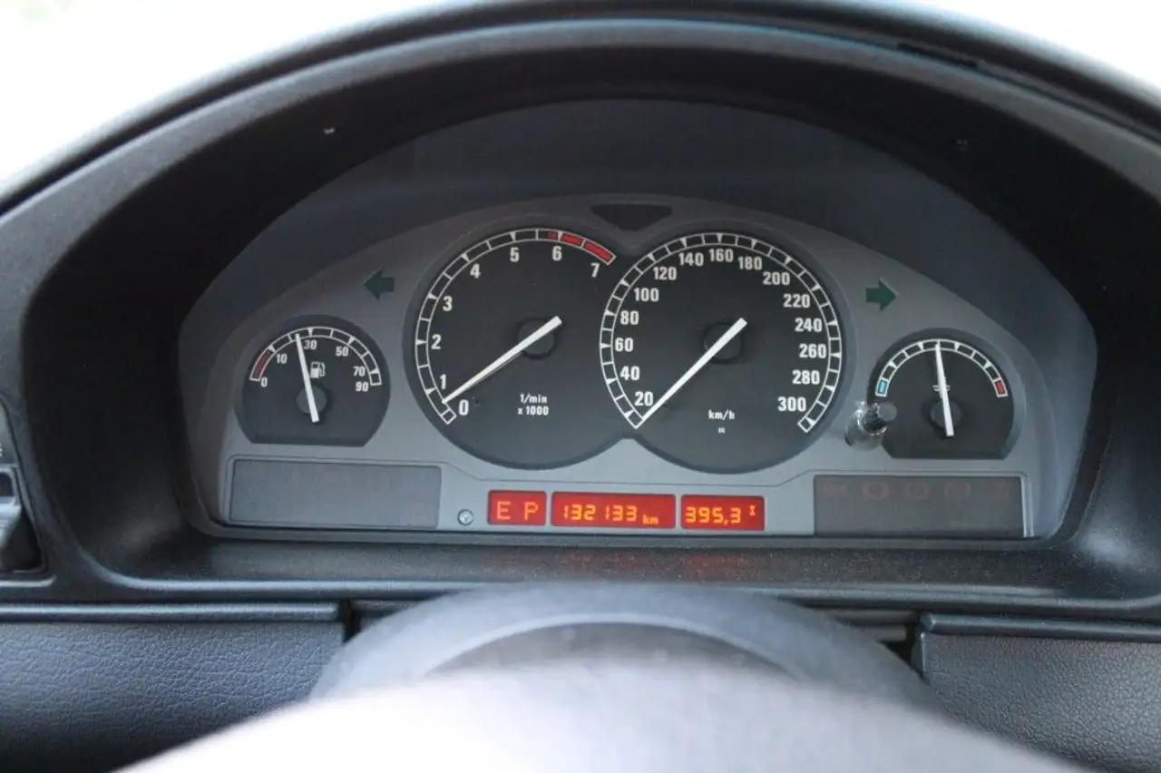 BMW 850 i, foto 11