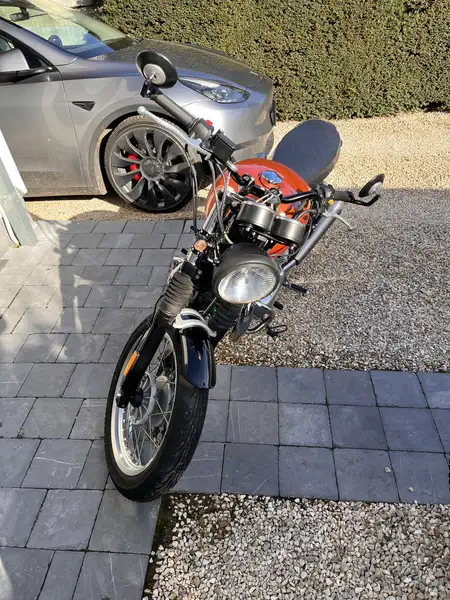 Royal Enfield Interceptor 650 - foto 2