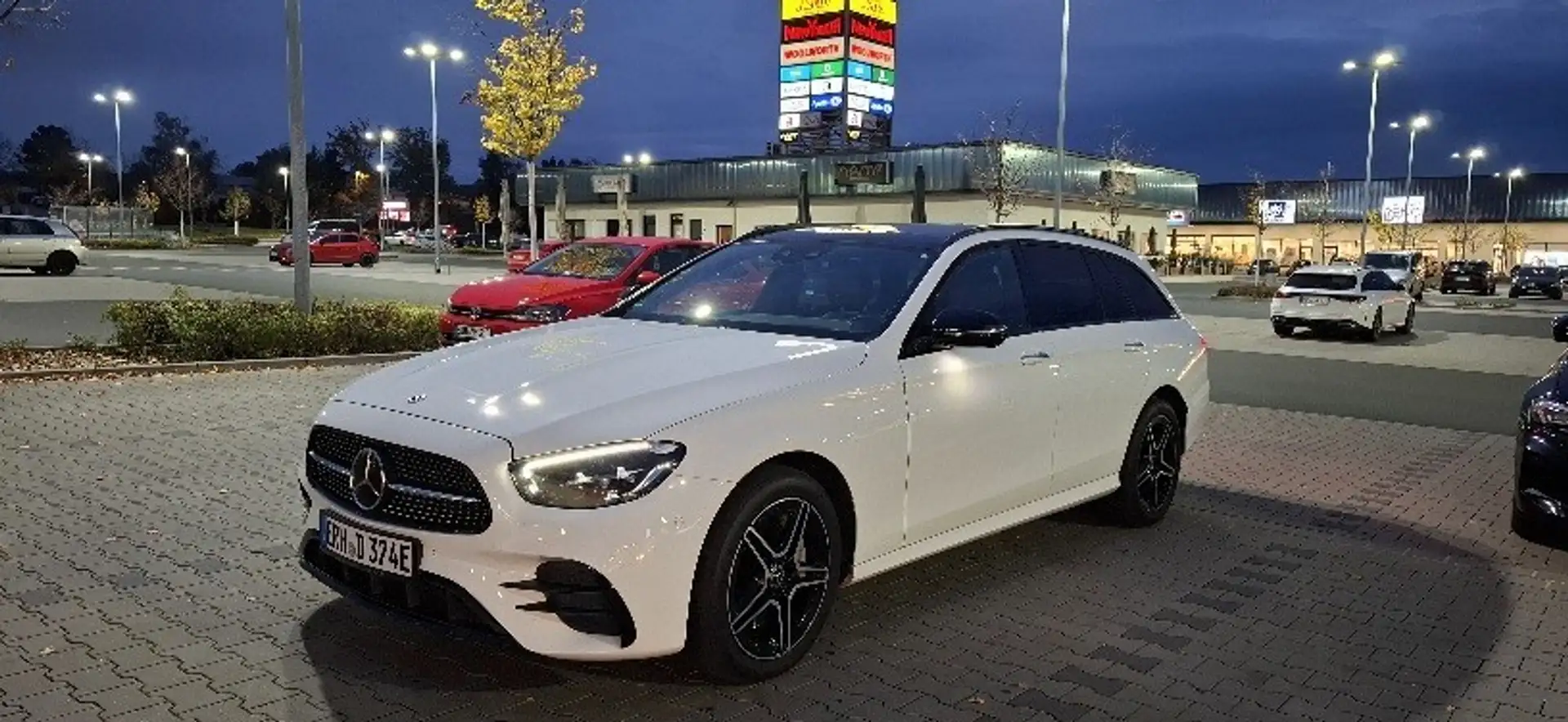 Mercedes-Benz 300 AMG-line Night Pakiet Head-Up . MB Garantie !!! Weiß - 1