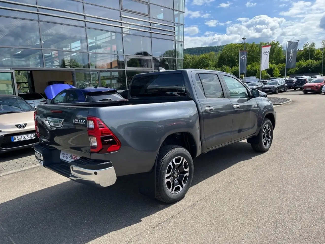 Toyota Hilux Double Cab Executive 4x4 - On Stock 4