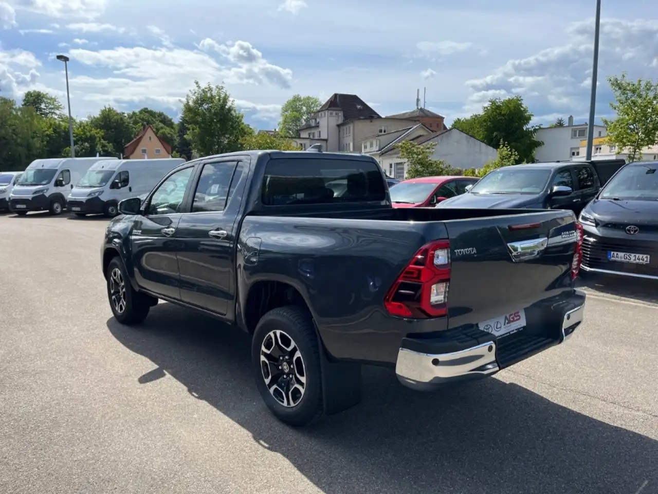 Toyota Hilux Double Cab Executive 4x4 - On Stock 5