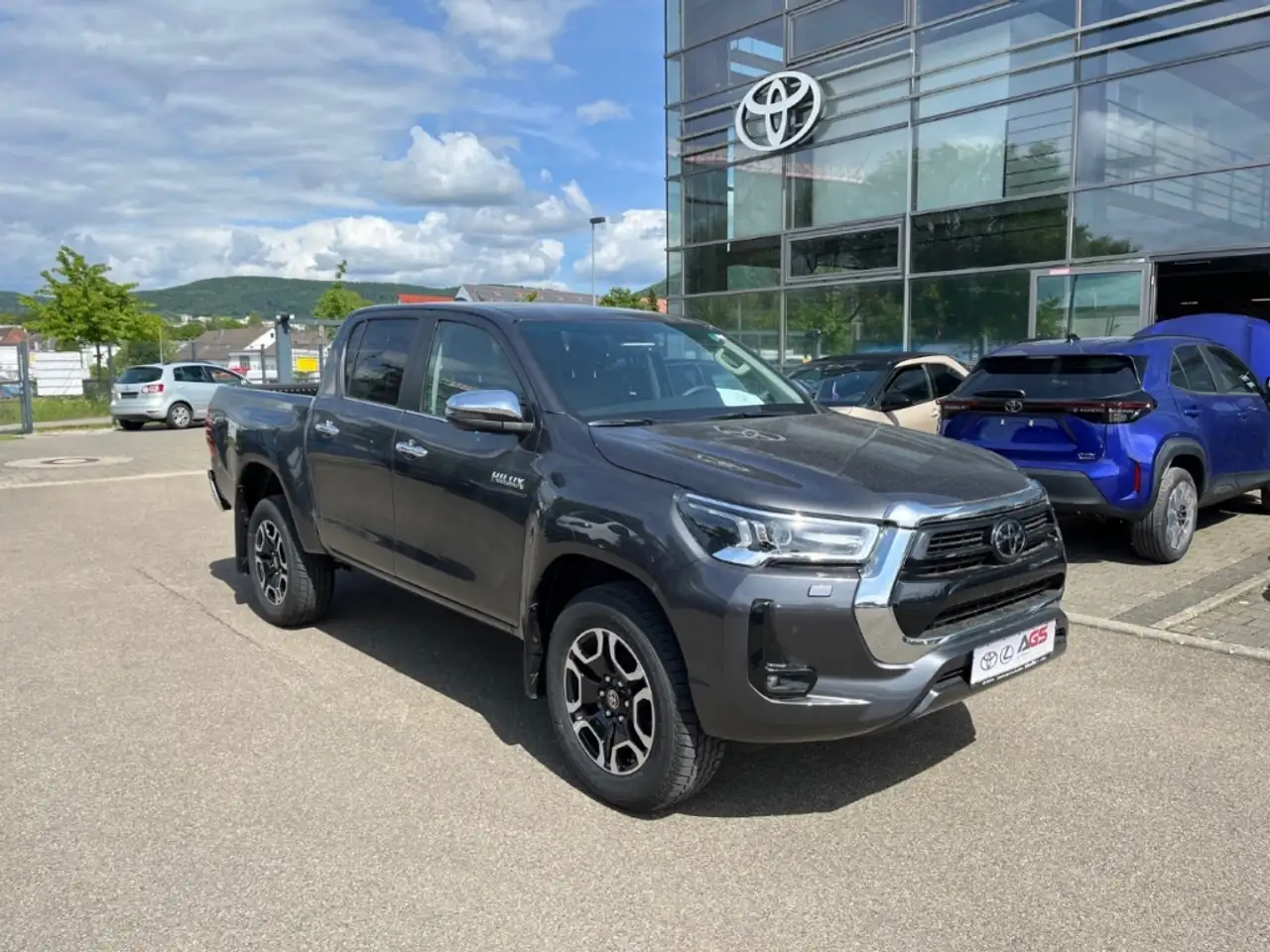 Toyota Hilux Double Cab Executive 4x4 - On Stock 2