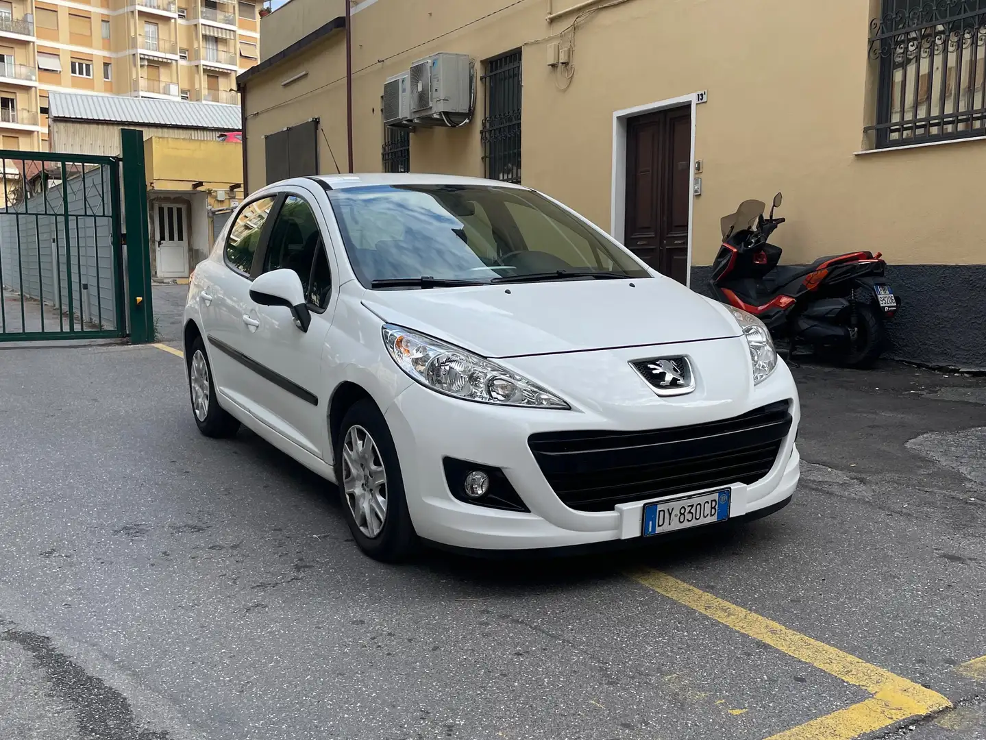 Peugeot 207 207 5p 1.4 8v X-Line eco-Gpl FL - 2