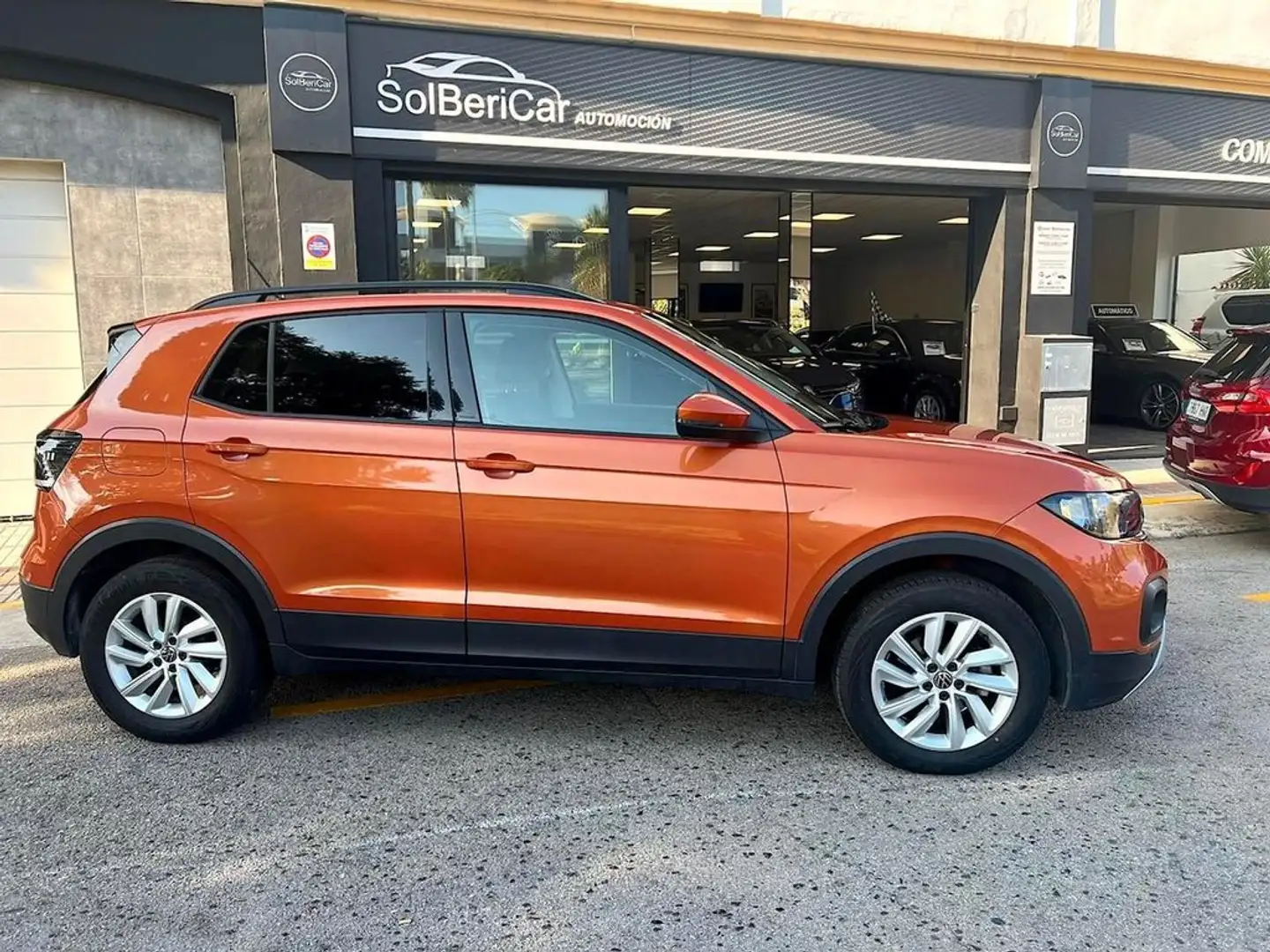 Volkswagen T-Cross Advance 1.0 TSI 70kW 95CV Naranja - 2