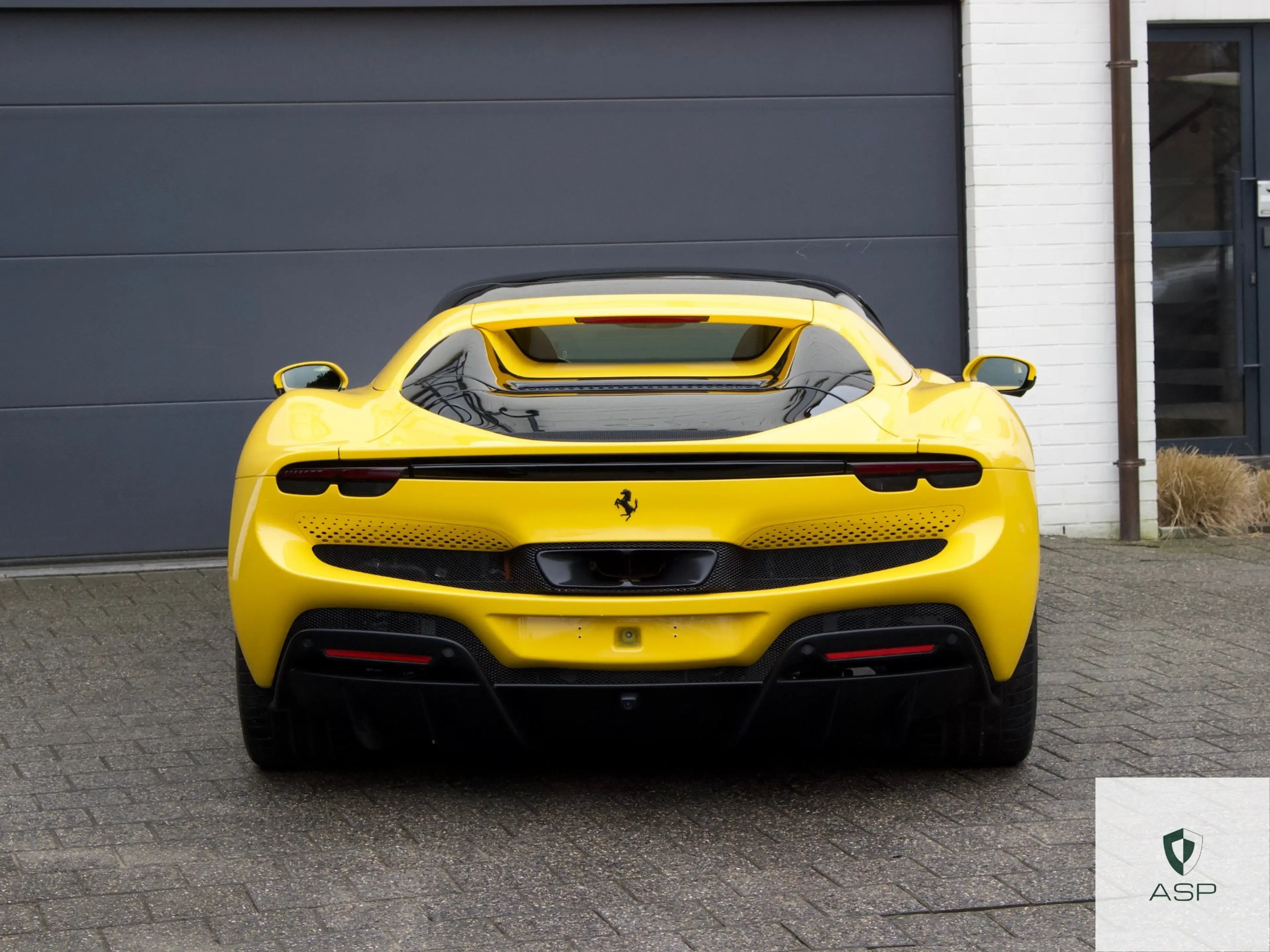 Ferrari 296 GTS | Giallo Modena | Front Lift | Full PPF | 1 eigenaar | Belgische wagen | — photo 22