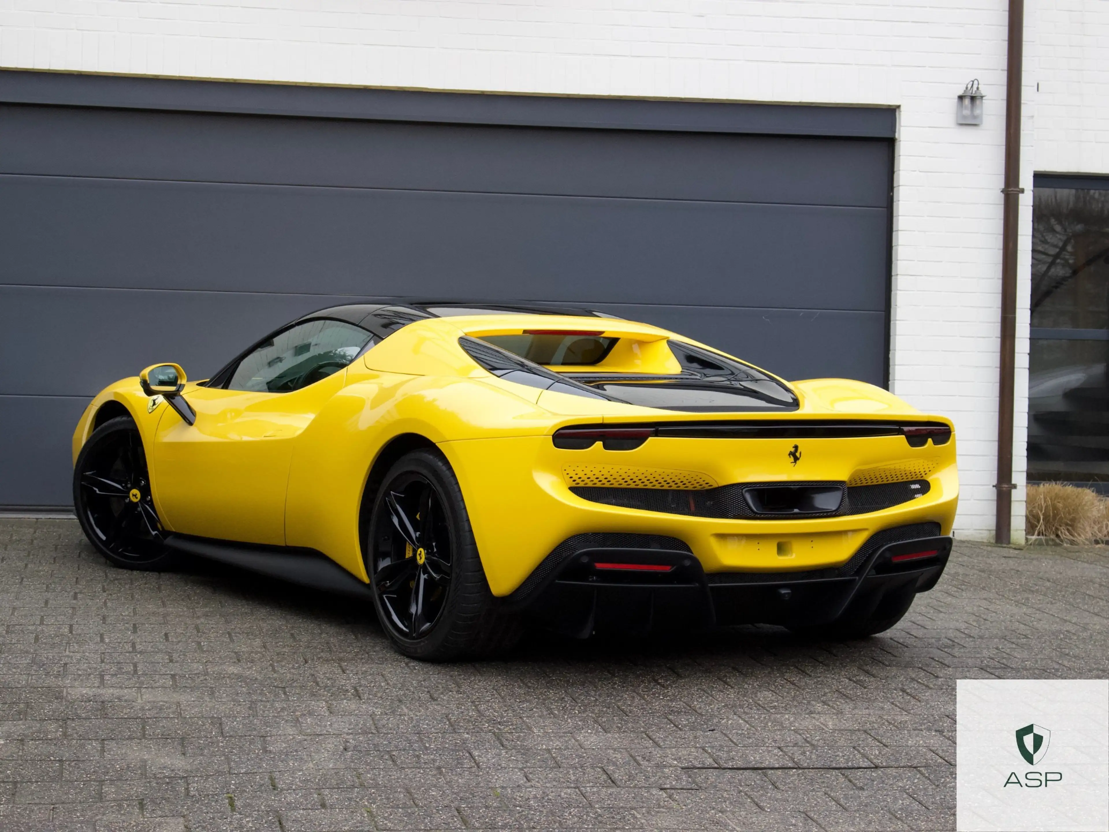 Ferrari 296 GTS | Giallo Modena | Front Lift | Full PPF | 1 eigenaar | Belgische wagen | — photo 7