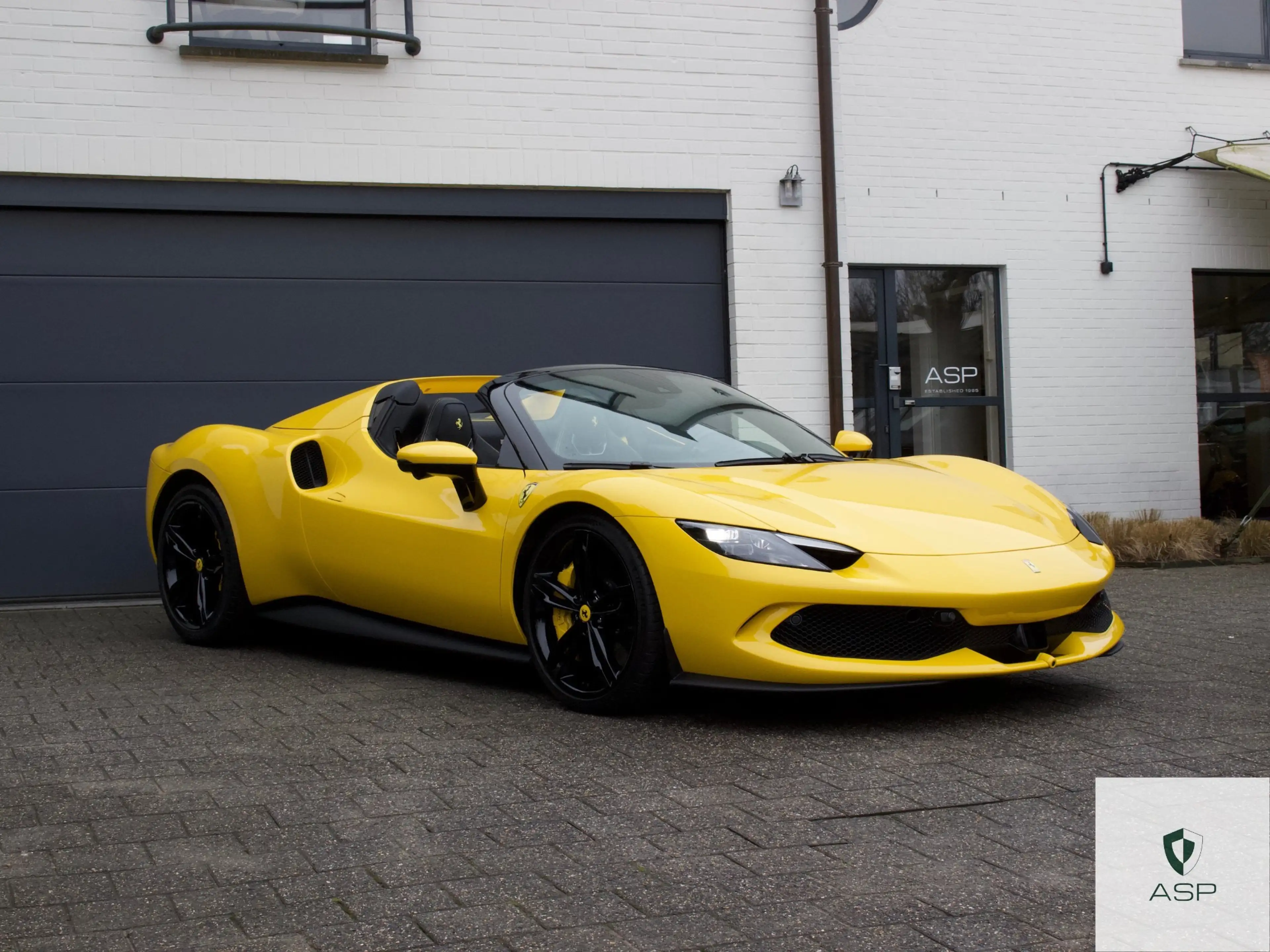 Ferrari 296 GTS | Giallo Modena | Front Lift | Full PPF | 1 eigenaar | Belgische wagen | — photo 25