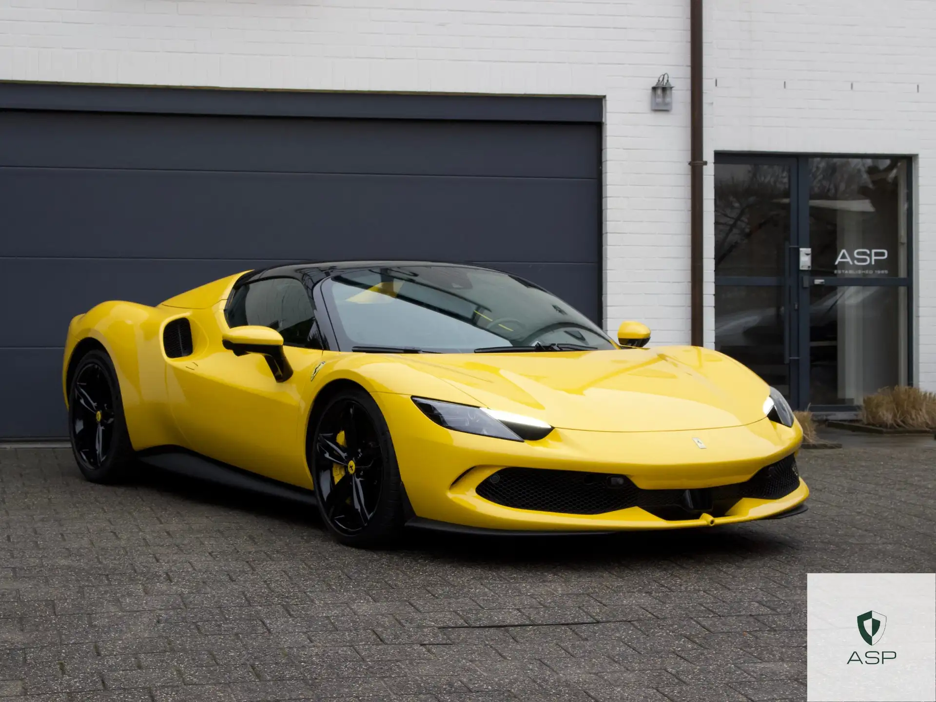 페라리 296 GTS 2024 노랑 사진 2