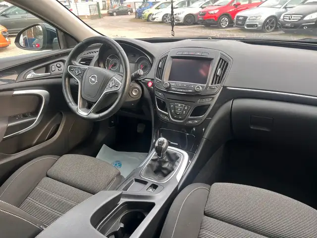 Opel Insignia view 9