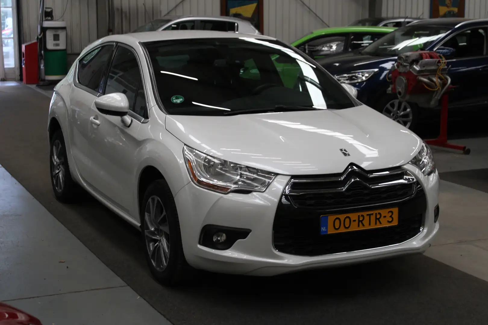 Citroen DS4 1.6 VTi Chic NAP, Airco, Cruise control, Trekhaak Wit - 2