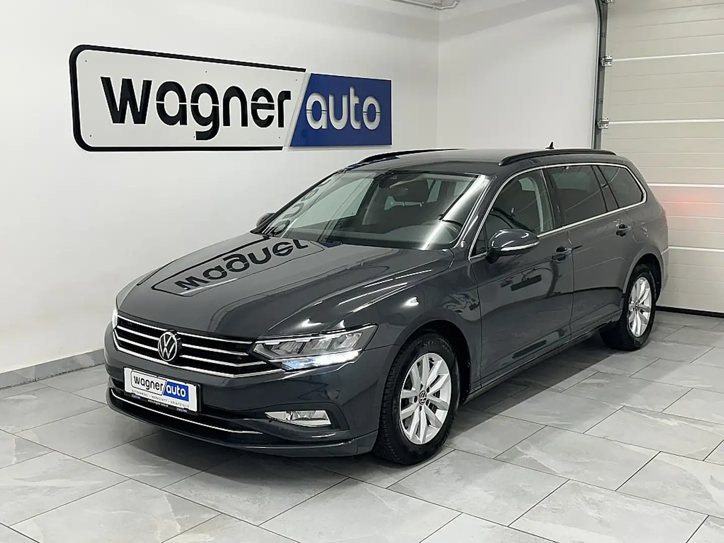 Volkswagen Passat Variant Business 2,0 SCR TDI DSG. LED/ACC/Navi/AHK/"Tra... Grau - 2