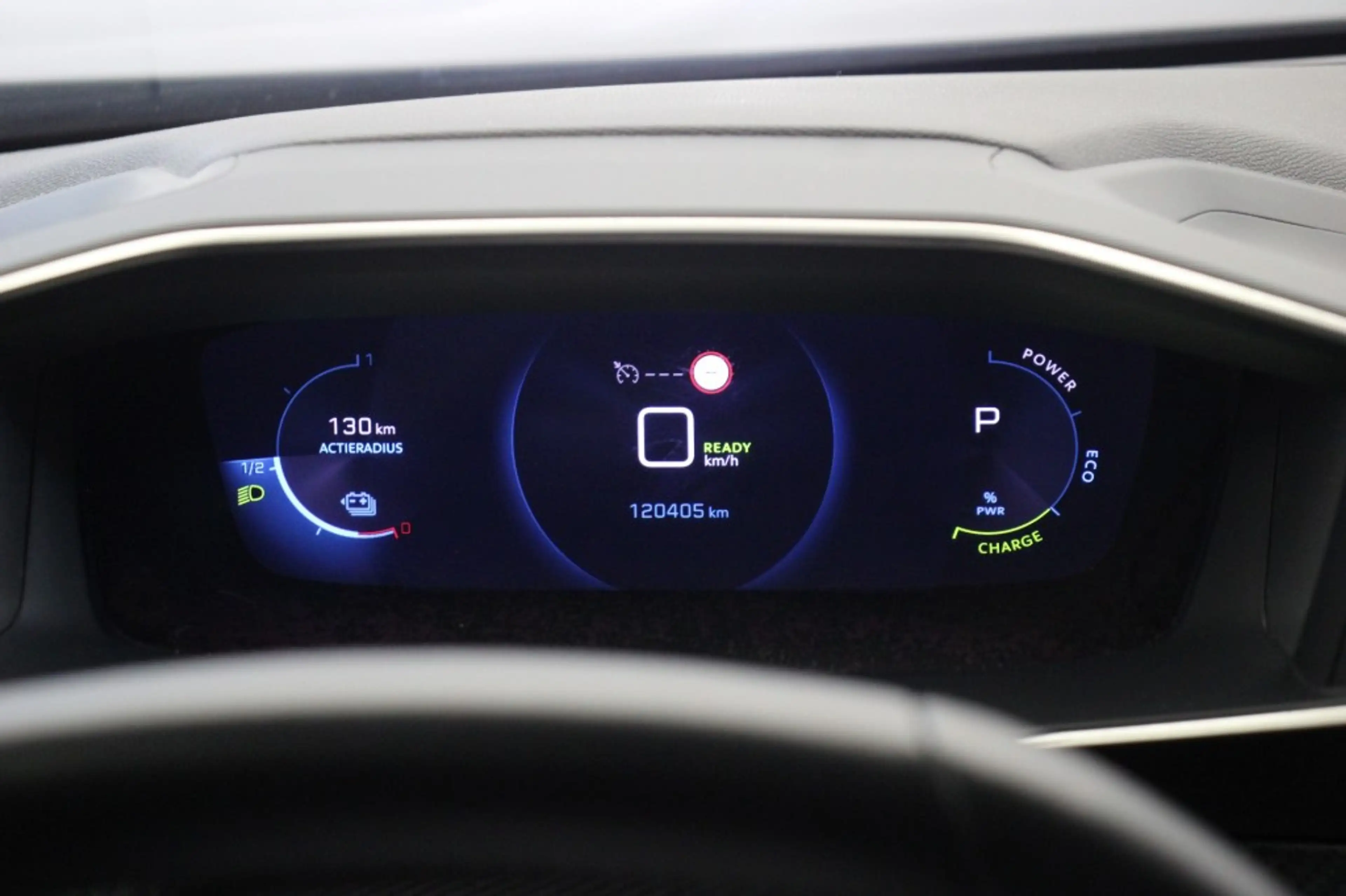 Peugeot e-2008 Allure Pack 50 kWh - Digitaal Cockpit, Carplay, Ca — photo 6