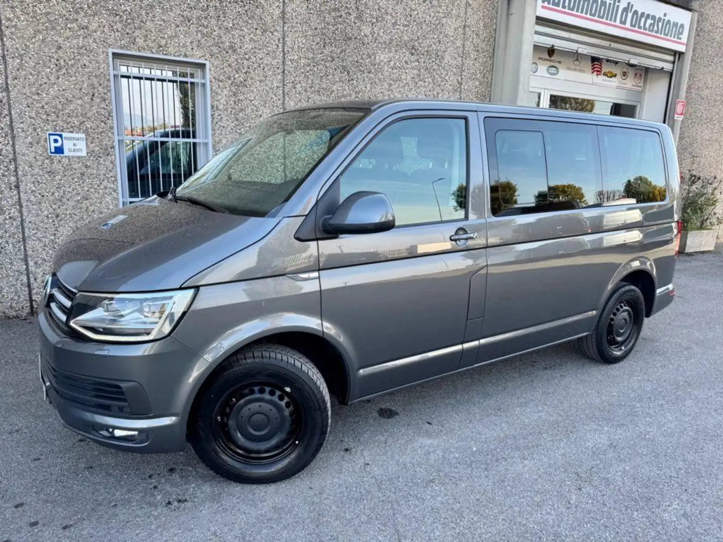 Volkswagen T7 Caravelle 2.0 TDI 150CV DSG PC Comfortline"9 POSTI"FULL LED" Grigio - 1