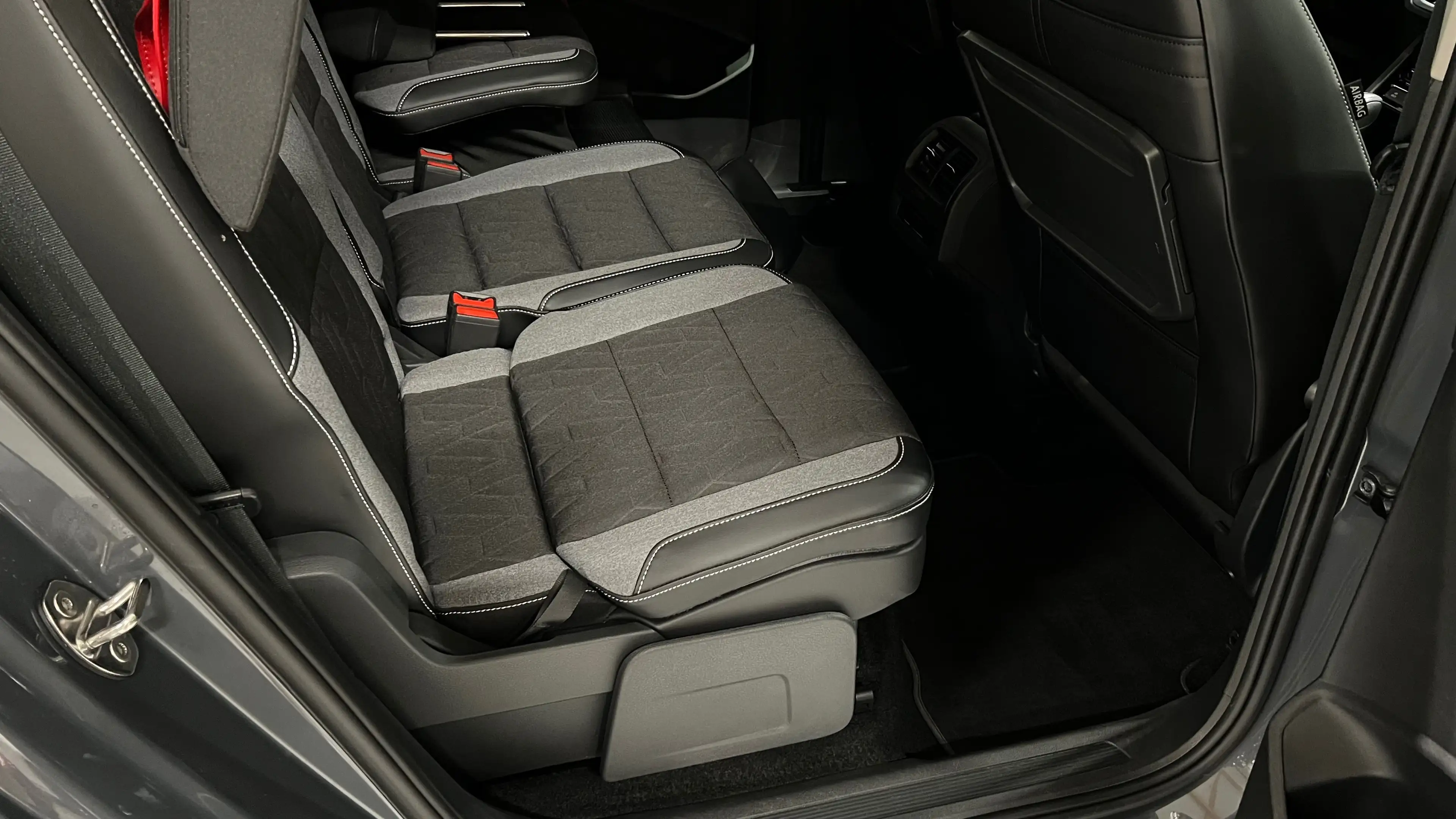 Volkswagen Touran Comfortline 2,0 TDI DSG CAM, ACC, IQ-LED Garantie — photo 12