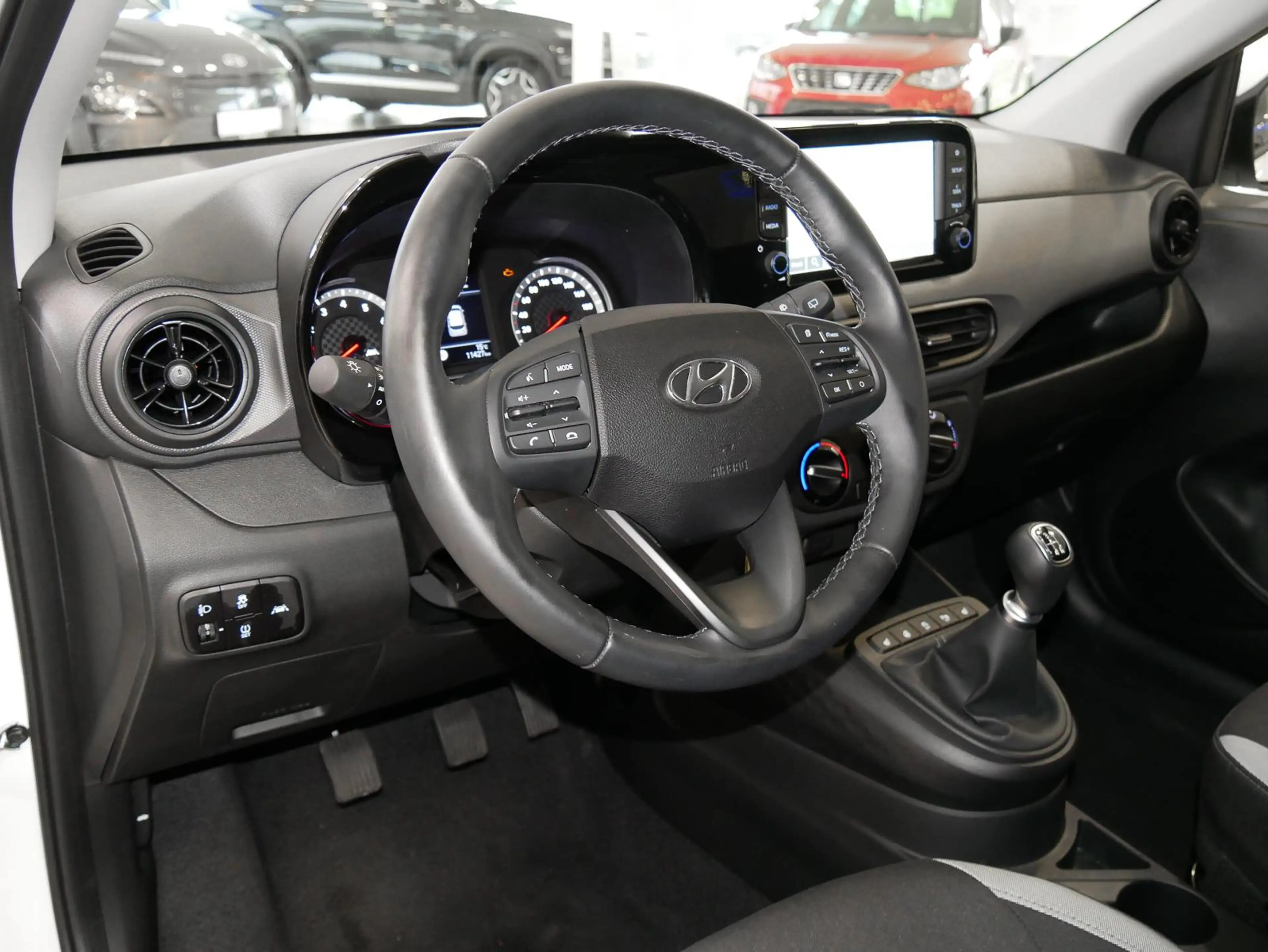 Hyundai i10 1.0 Edition 30 CarPlay PDC SHZ TOP ZUSTAND — photo 14