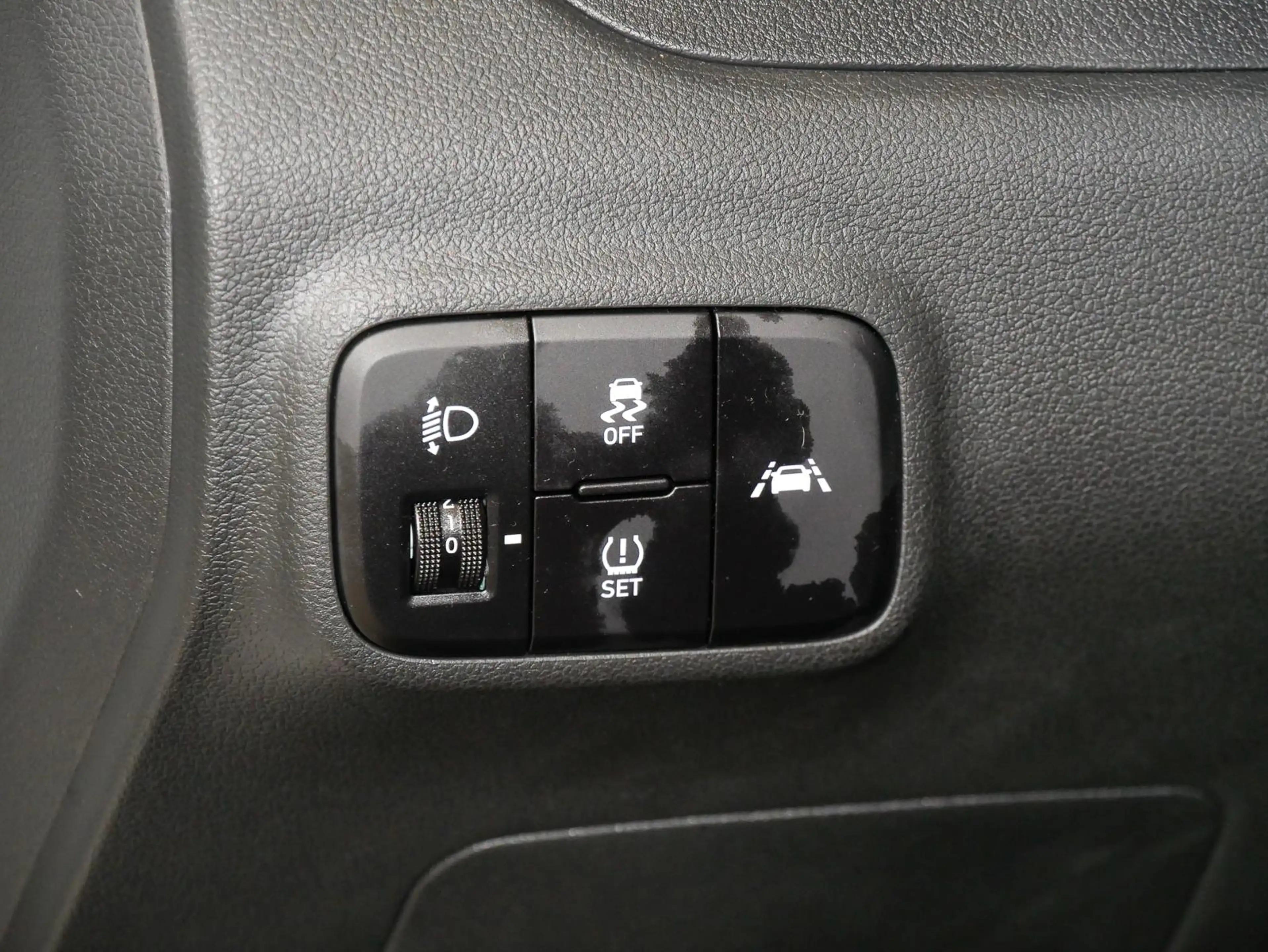 Hyundai i10 1.0 Edition 30 CarPlay PDC SHZ TOP ZUSTAND — photo 12