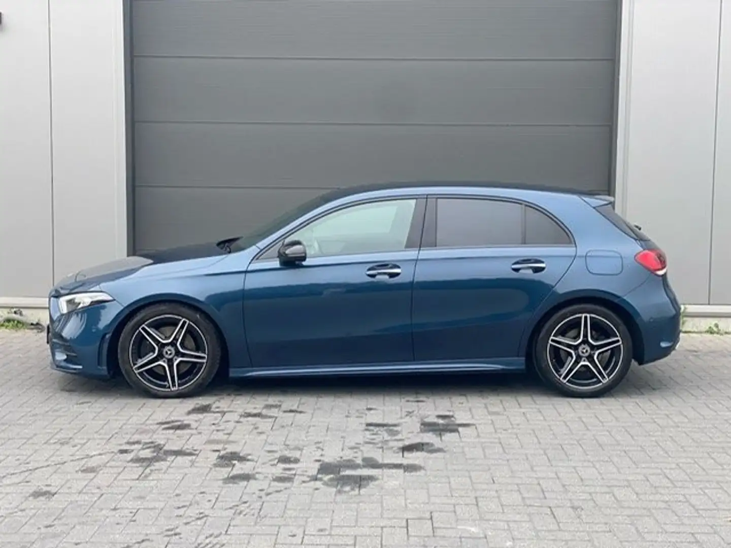 Mercedes-Benz A 220 AMG/LED/SFEERVERLICHTING/CAMERA Bleu - 2