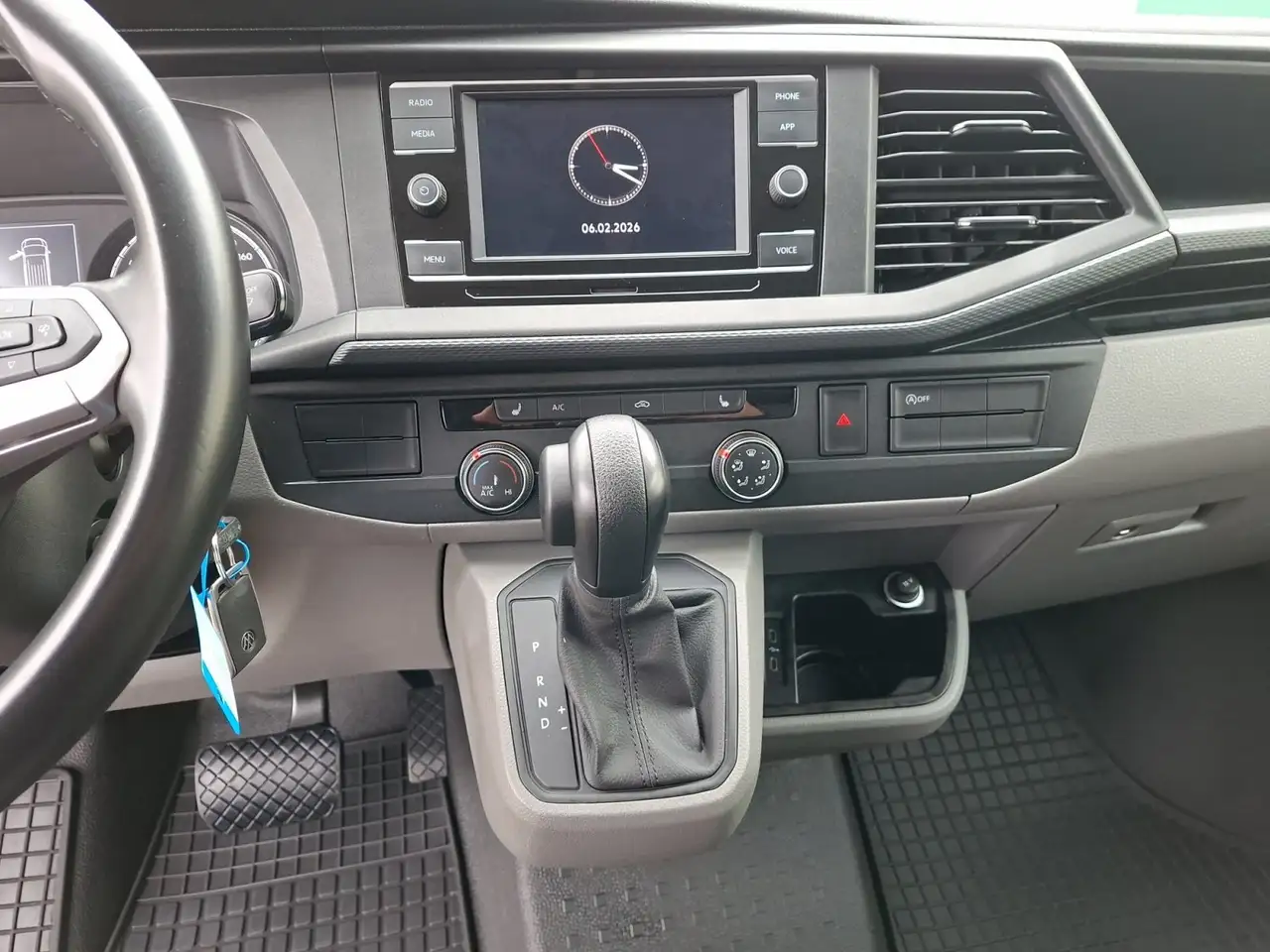 Volkswagen T6.1 Transporter Kasten 2.0 TDI AHK STH RFK Tempo 10
