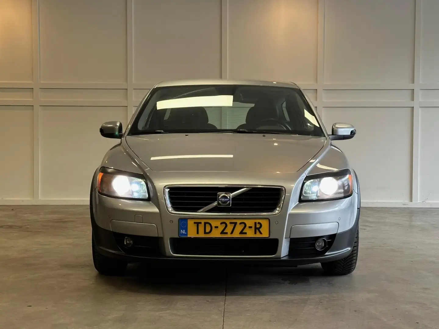 Volvo C30 1.6D Momentum / Airco / Gris - 2