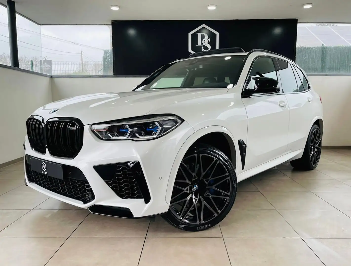 BMW X5 M 4.4 V8 Competition **GARANTIE + TOIT PANO + FULL** Wit - 1