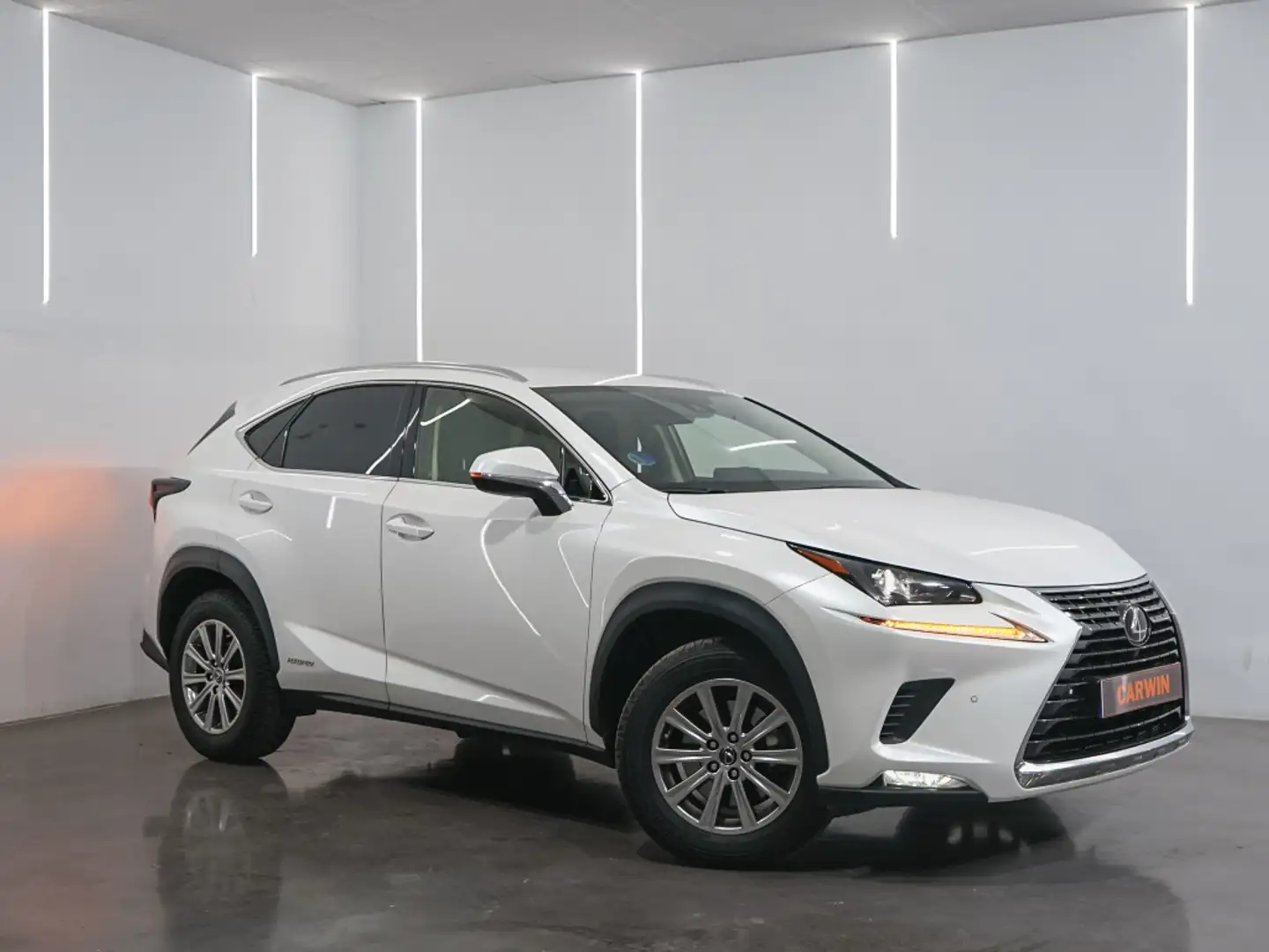 Lexus NX 300 300h Premium 2WD Blanc - 1