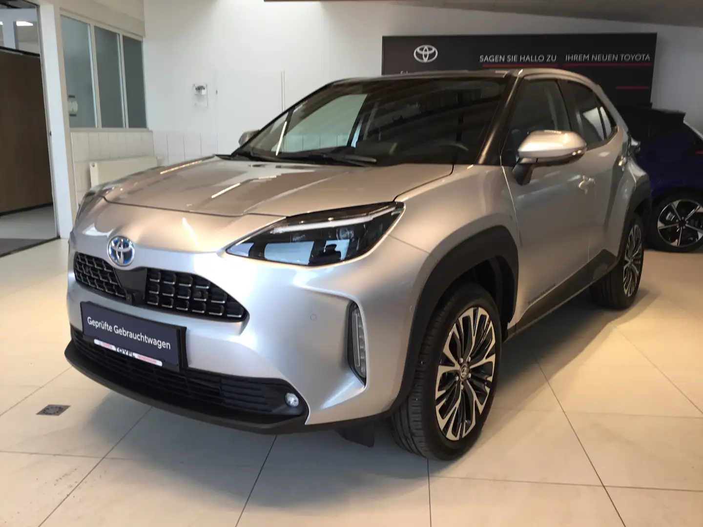 Toyota Yaris Cross Elegant Silber - 1