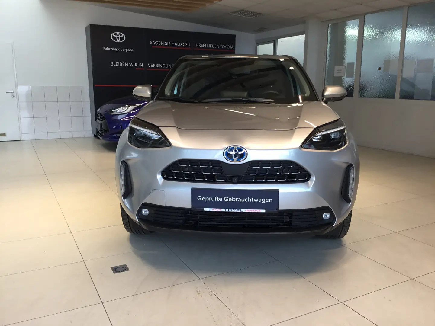 Toyota Yaris Cross Elegant Silber - 2