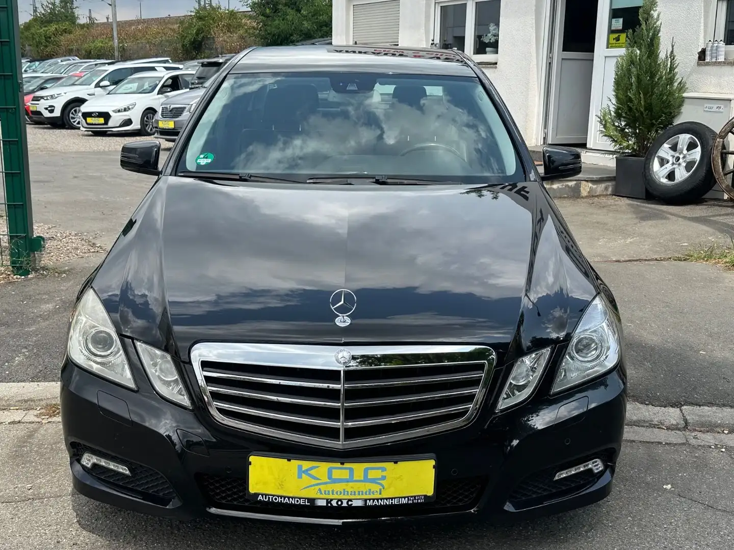 Mercedes-Benz E 200 CGI BlueEfficiency Avantgarde Noir - 2