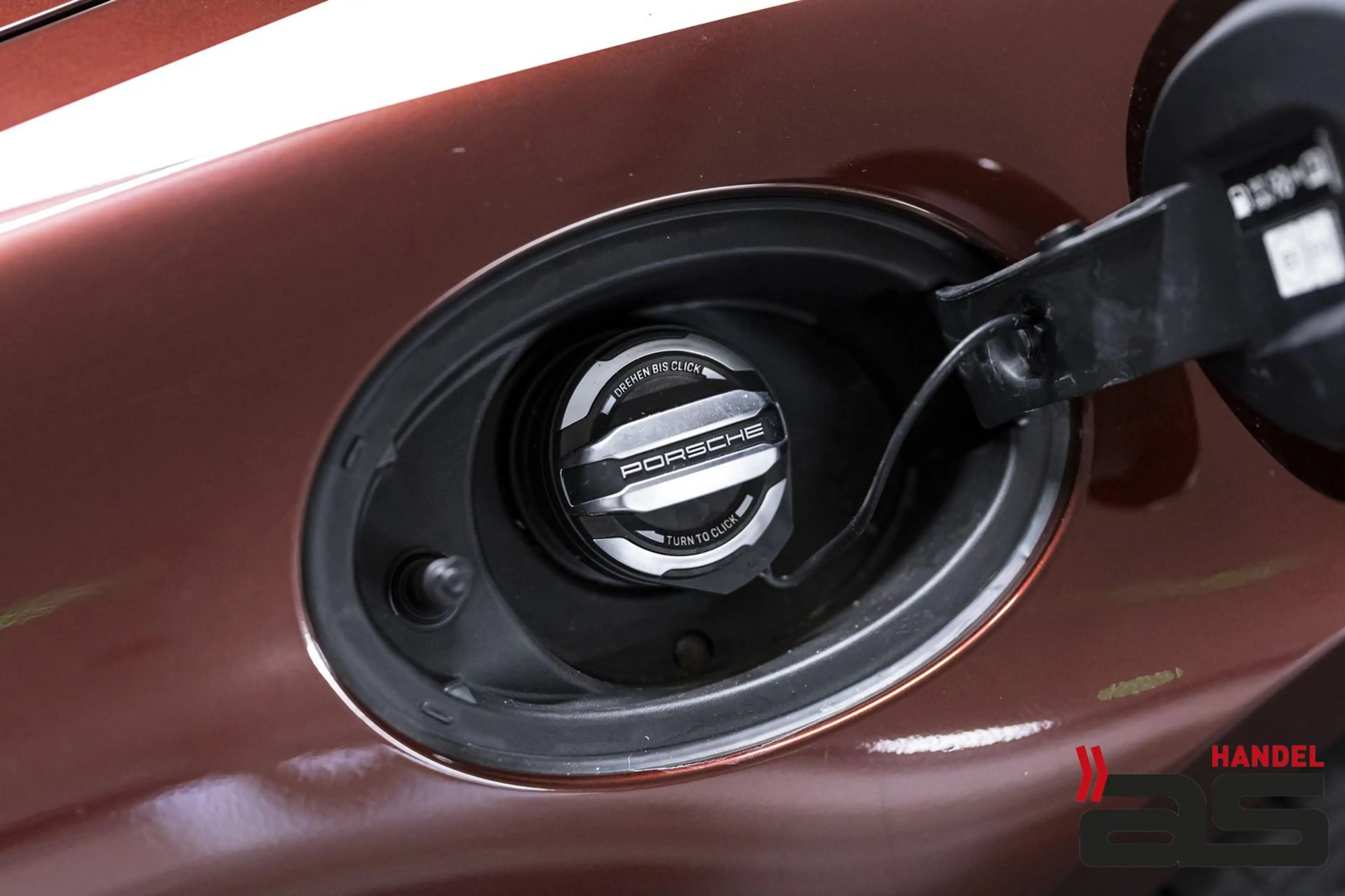 Porsche 911 992 Targa 4 S Heritage Design Edition 1of992 — photo 12