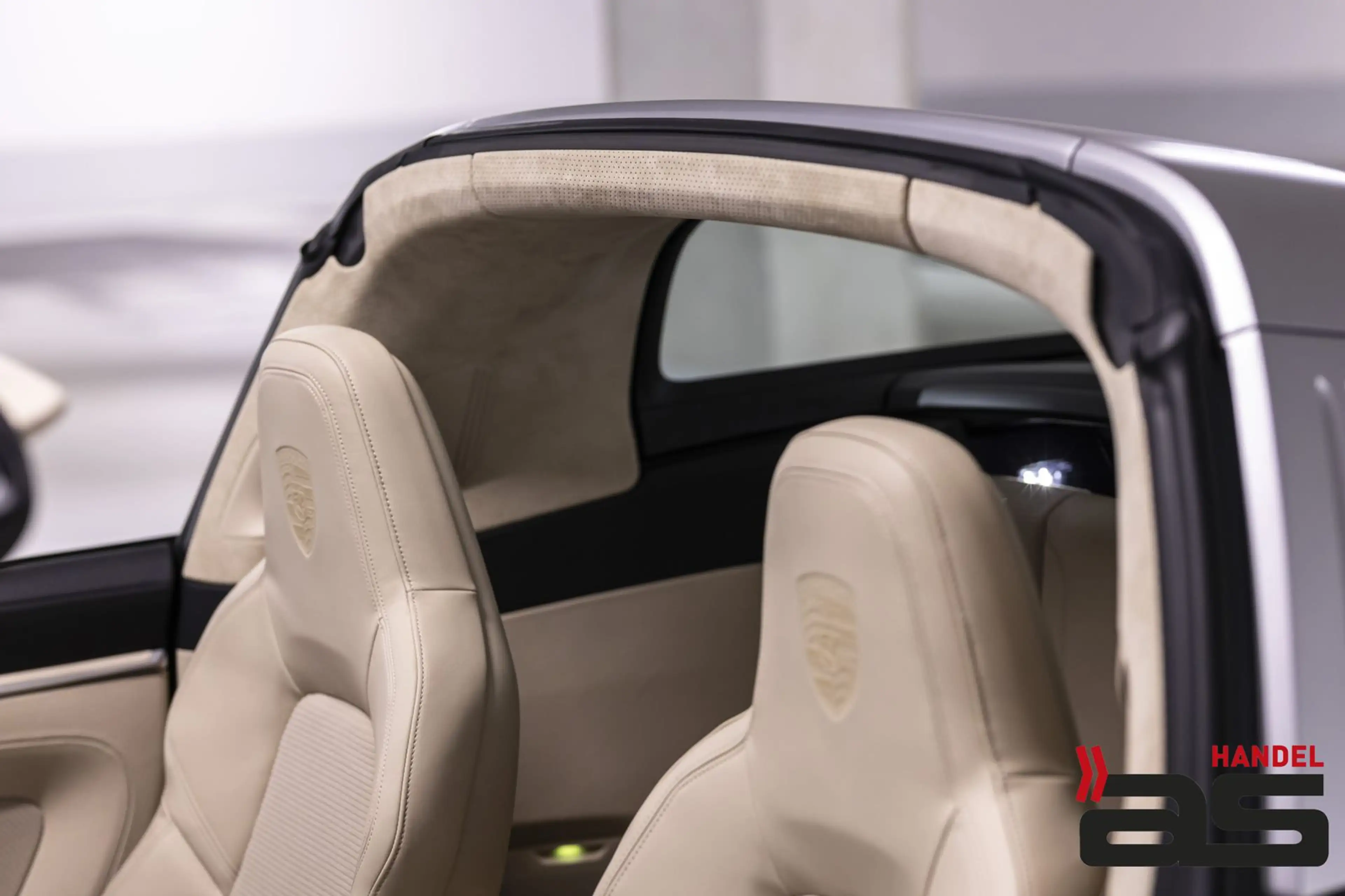 Porsche 911 992 Targa 4 S Heritage Design Edition 1of992 — photo 26