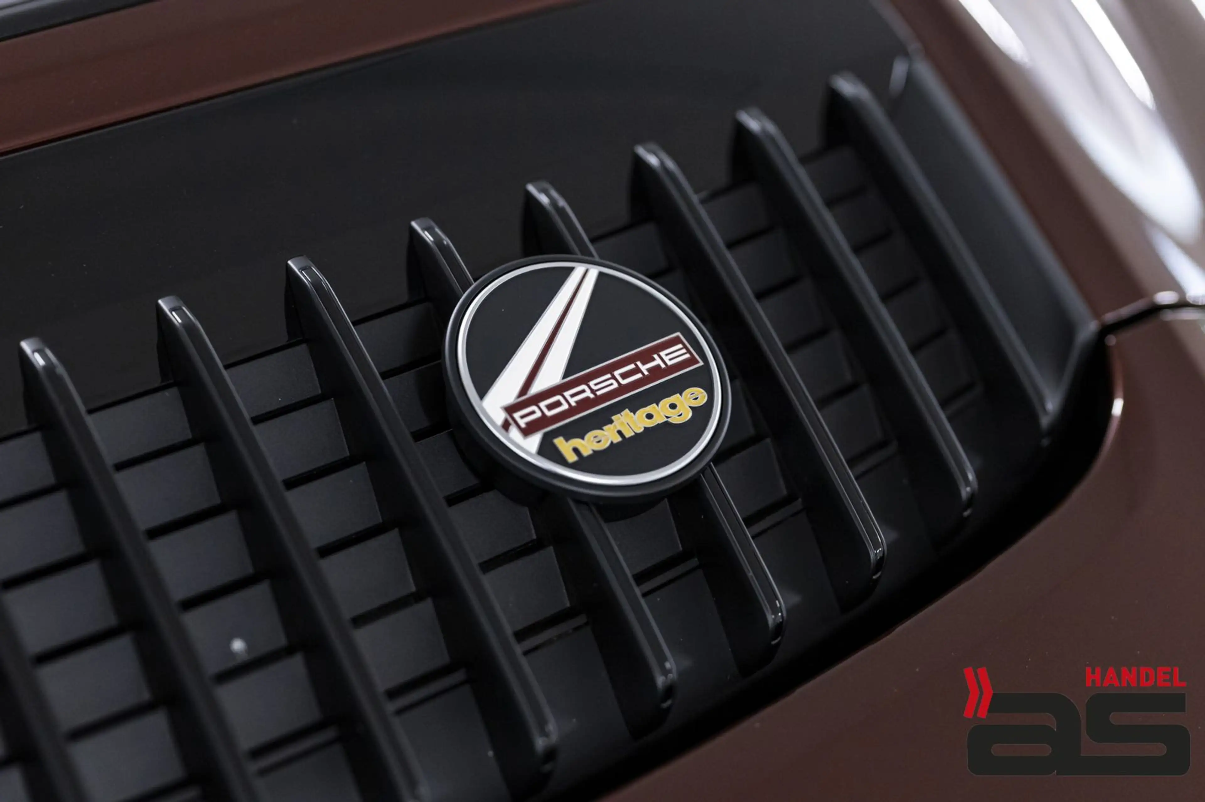 Porsche 911 992 Targa 4 S Heritage Design Edition 1of992 — photo 13