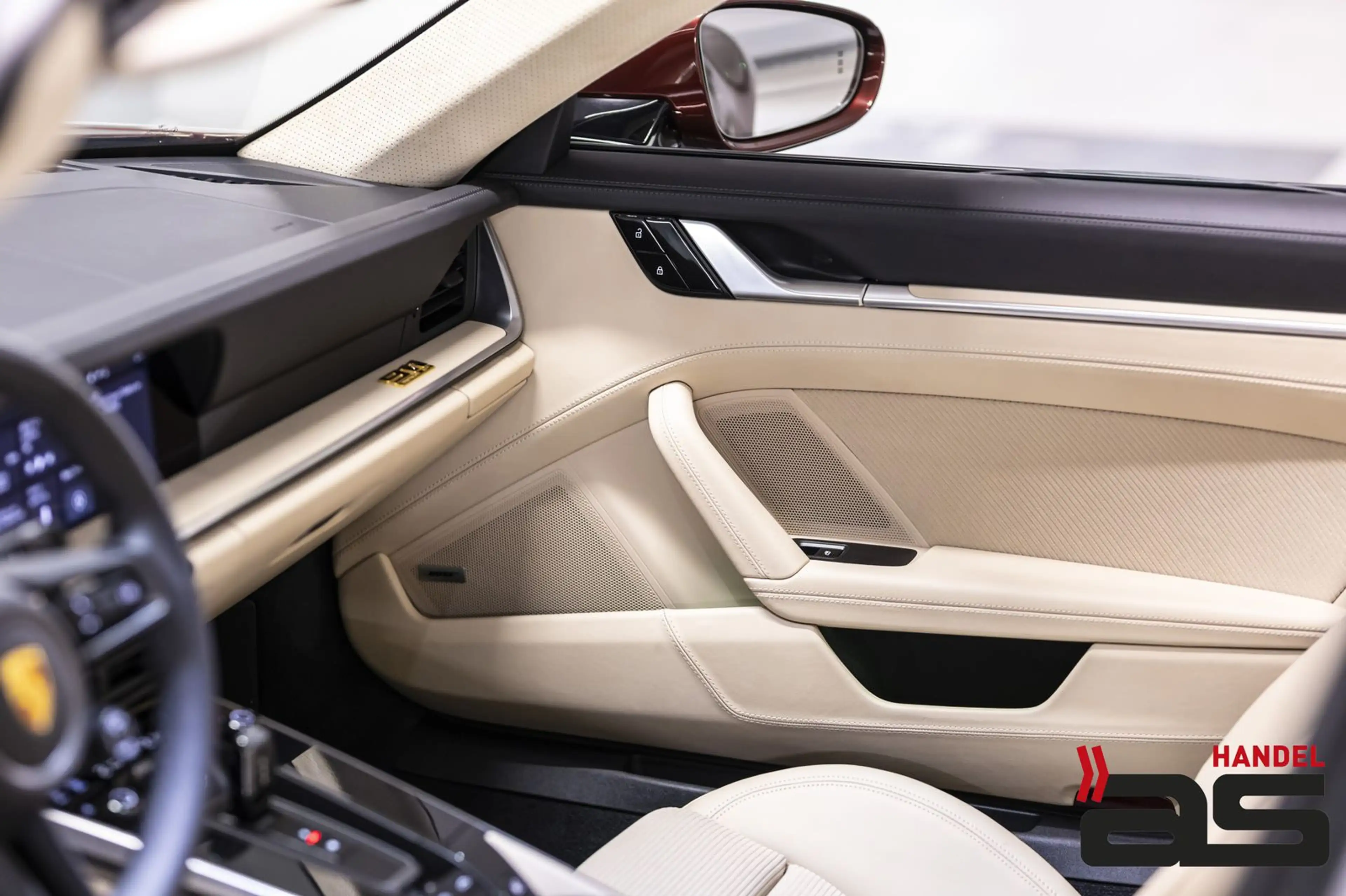 Porsche 911 992 Targa 4 S Heritage Design Edition 1of992 — photo 19
