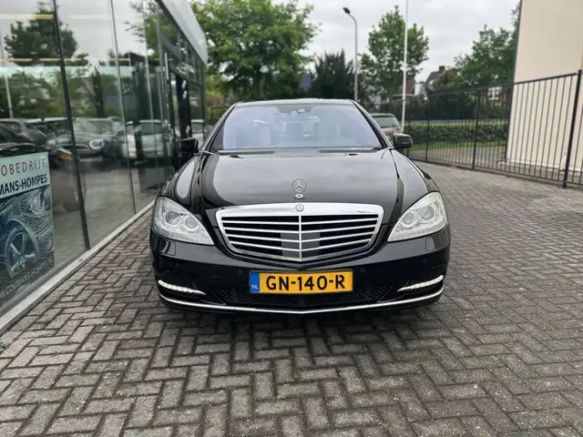 Mercedes-Benz S-Class view 5