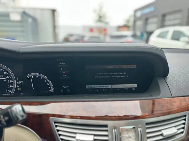 Mercedes-Benz S-Class view 12