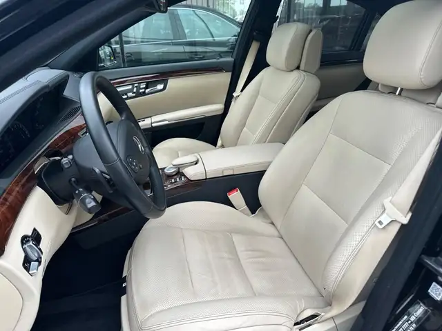 Mercedes-Benz S-Class view 3