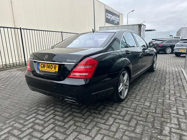 Mercedes-Benz S-Class view 7
