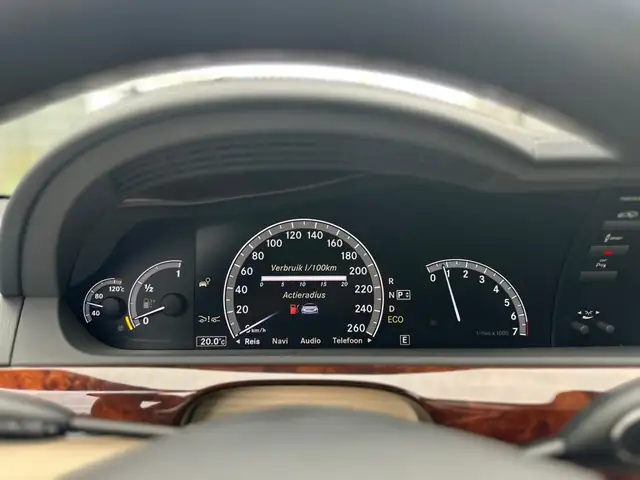 Mercedes-Benz S-Class view 11
