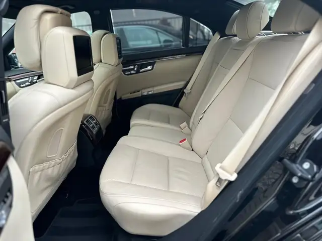 Mercedes-Benz S-Class view 4